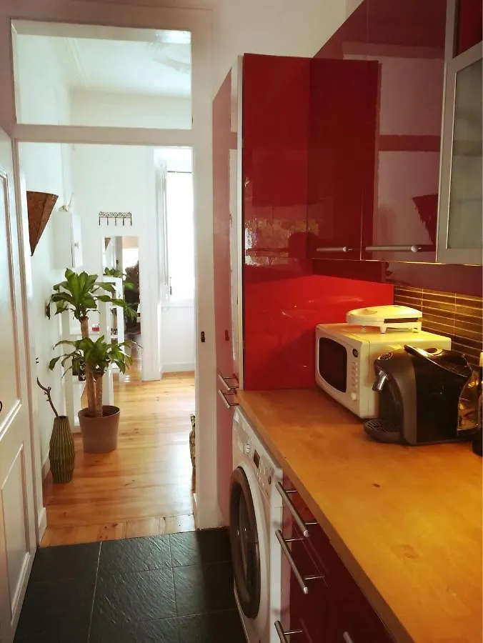 Lovely Apartment Near Belem Лиссабон